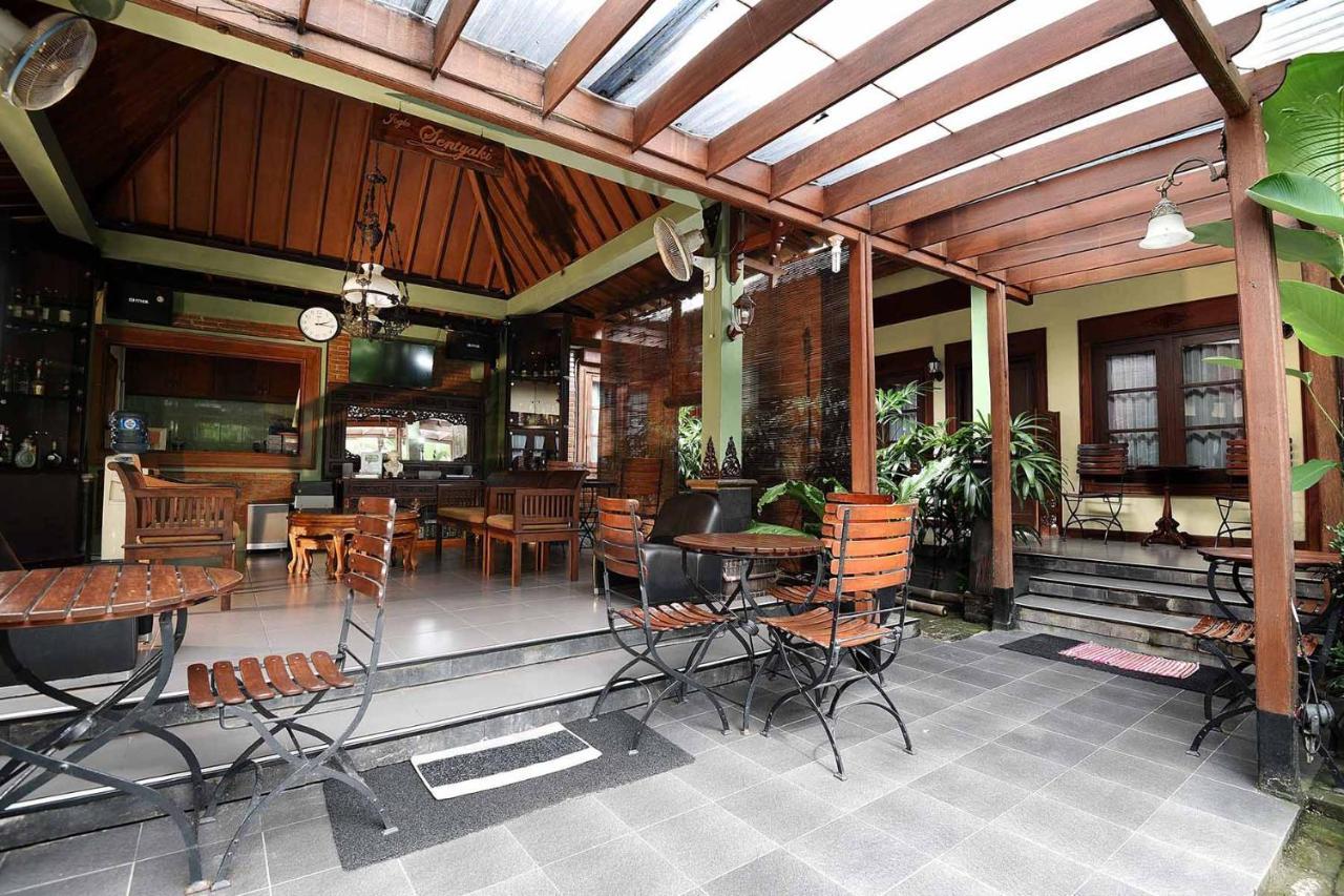 Ndalem Maharani Guest House Yogyakarta Extérieur photo
