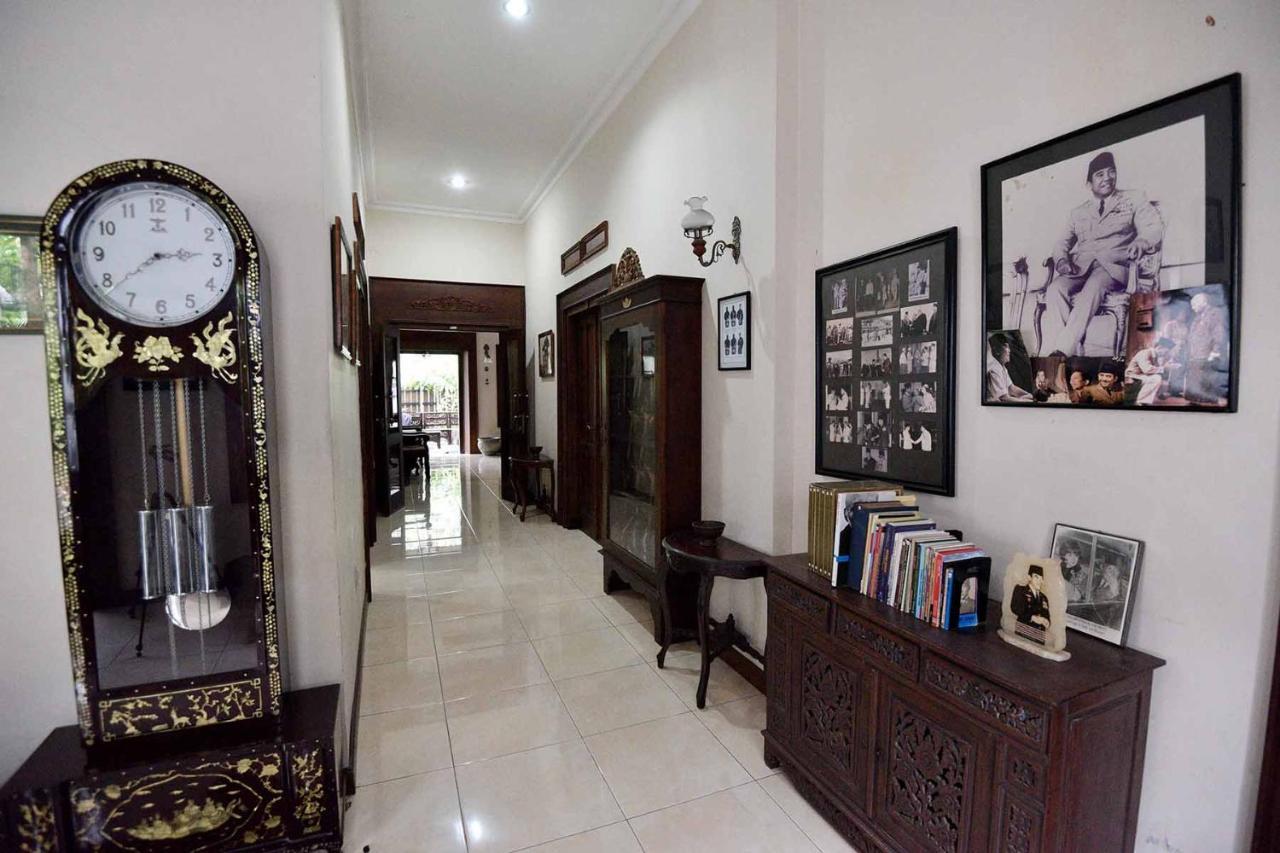Ndalem Maharani Guest House Yogyakarta Extérieur photo