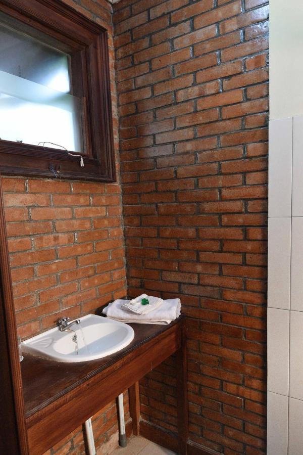 Ndalem Maharani Guest House Yogyakarta Extérieur photo