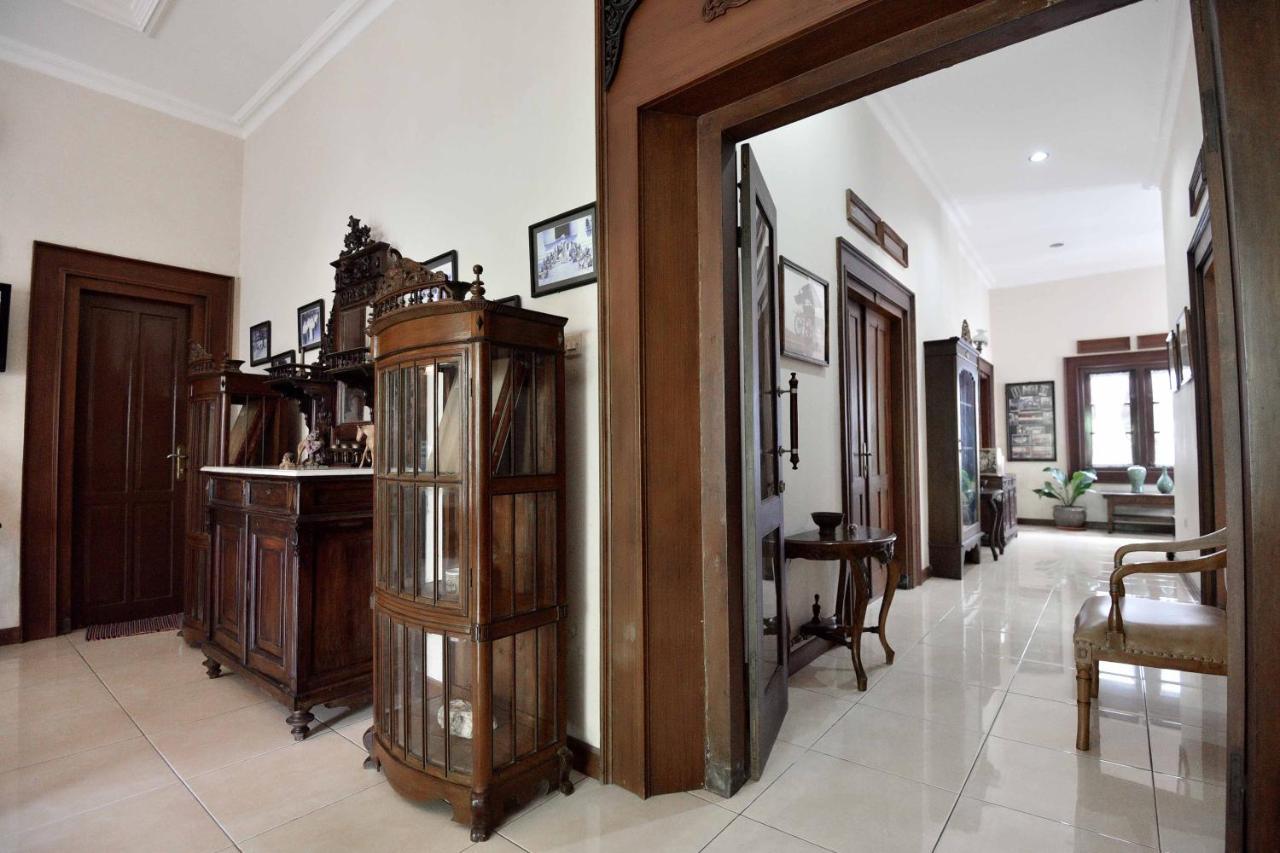 Ndalem Maharani Guest House Yogyakarta Extérieur photo