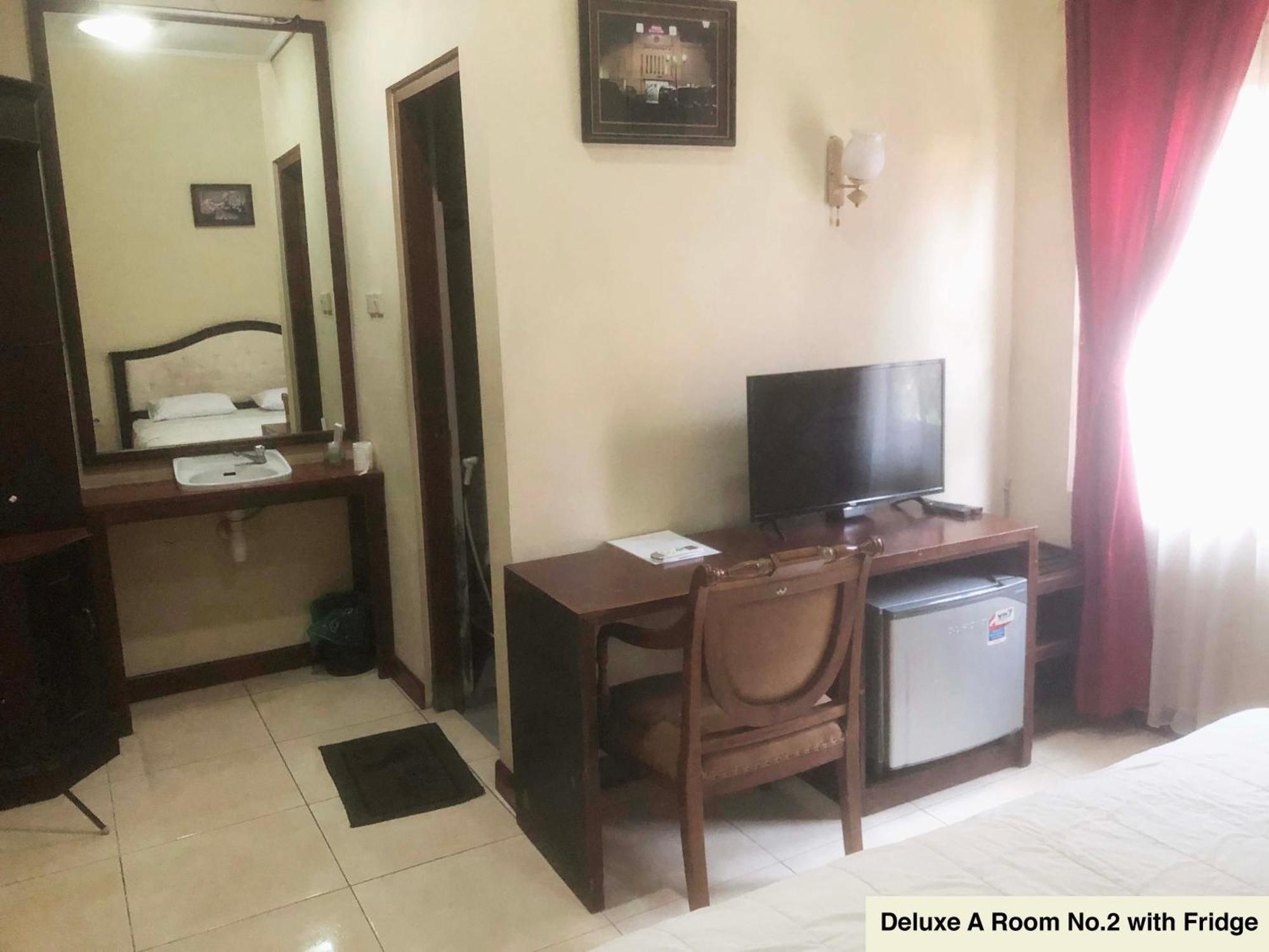 Ndalem Maharani Guest House Yogyakarta Extérieur photo