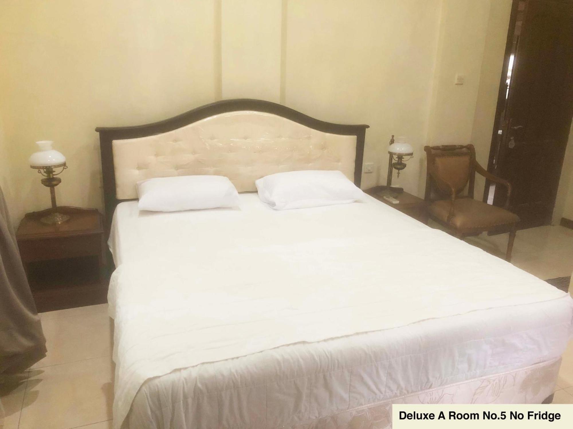 Ndalem Maharani Guest House Yogyakarta Extérieur photo